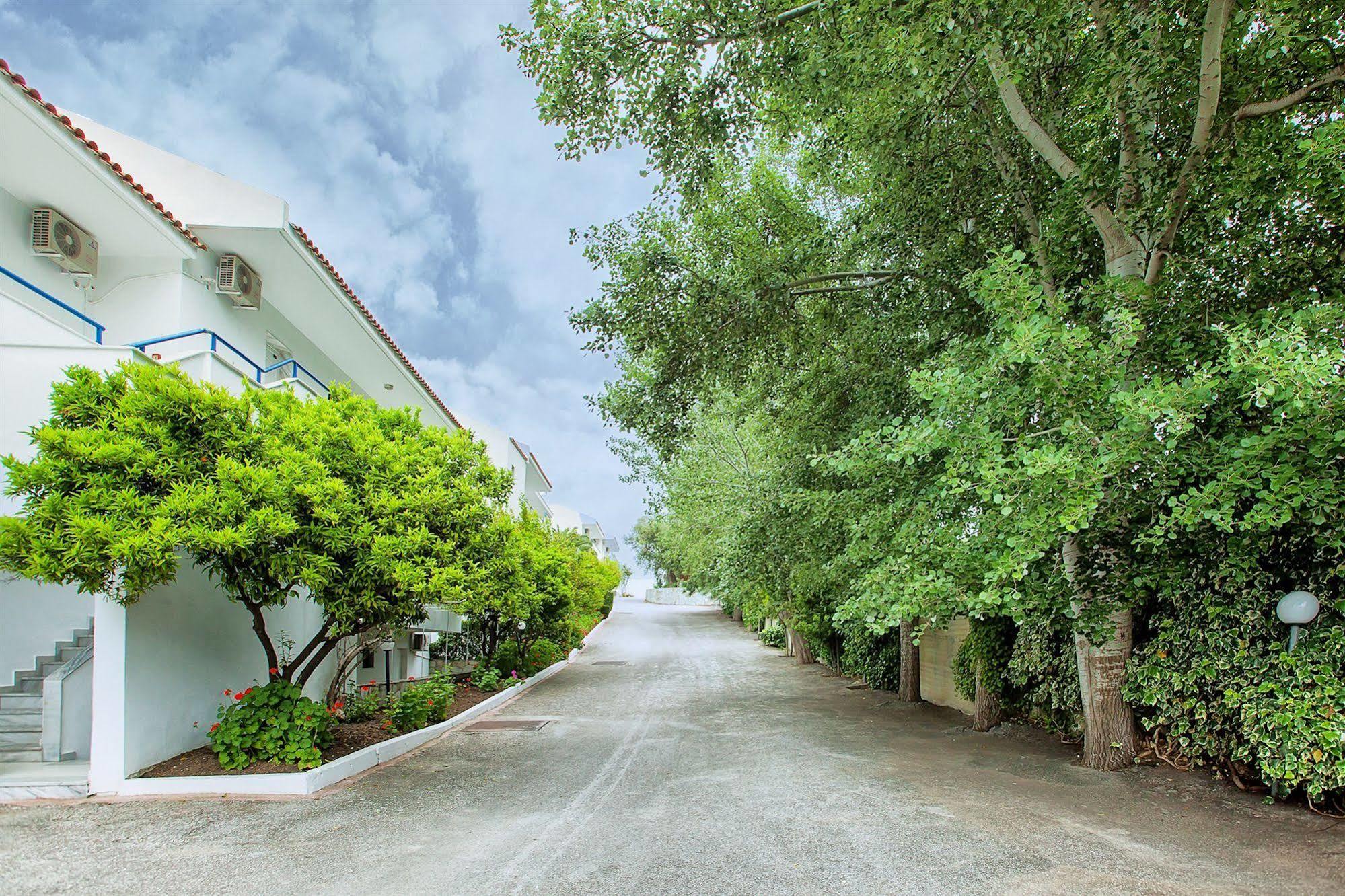 Hotel Xenios Port Marina 3*