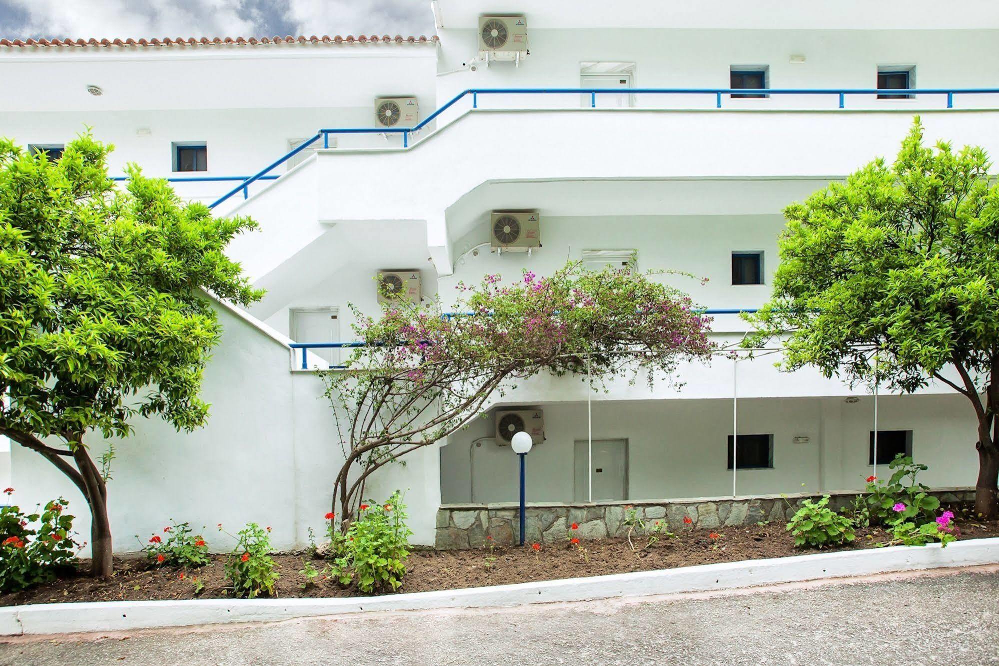 Xenios Port Marina 3*