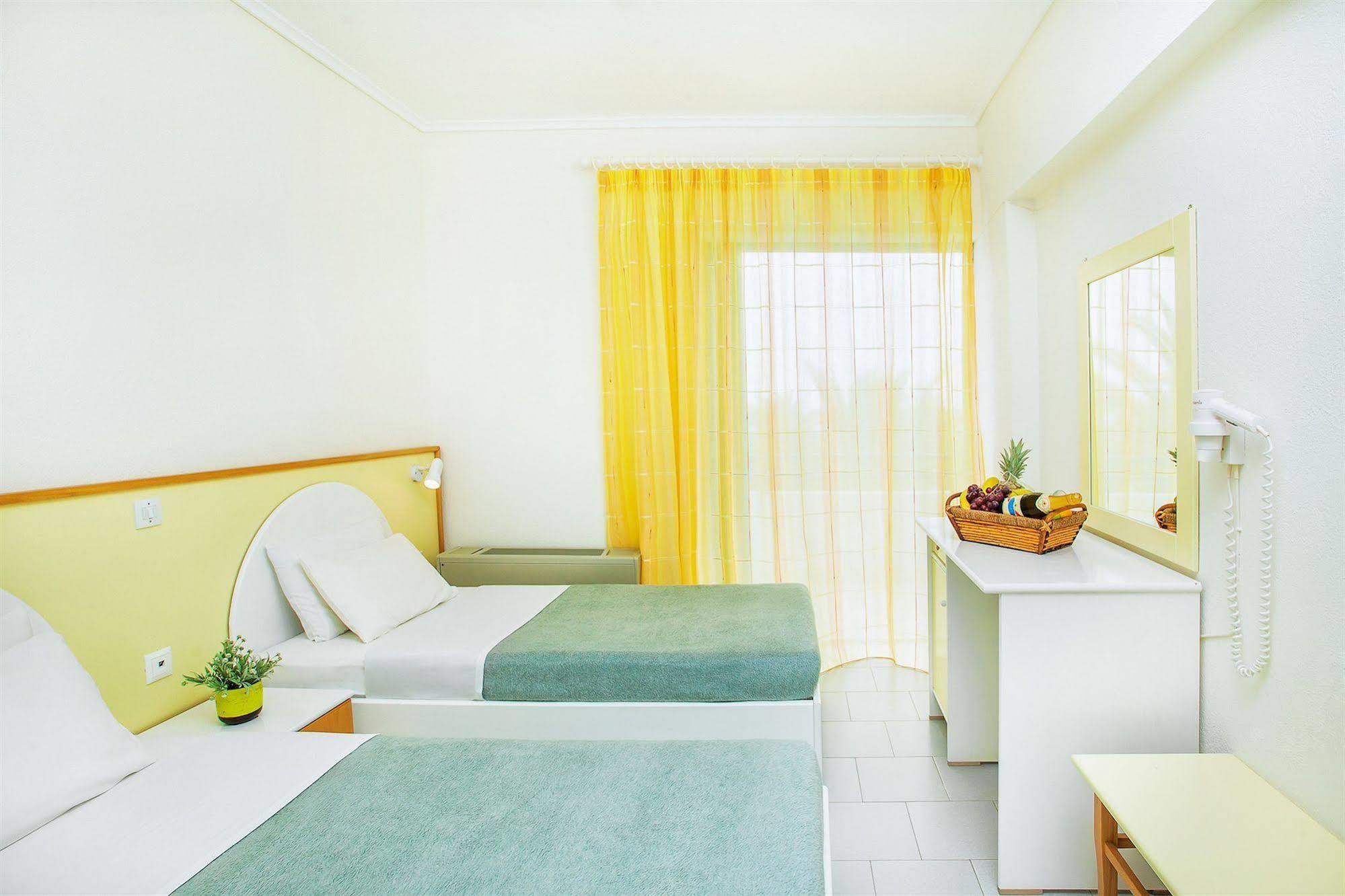 Xenios Port Marina Hotel 3*