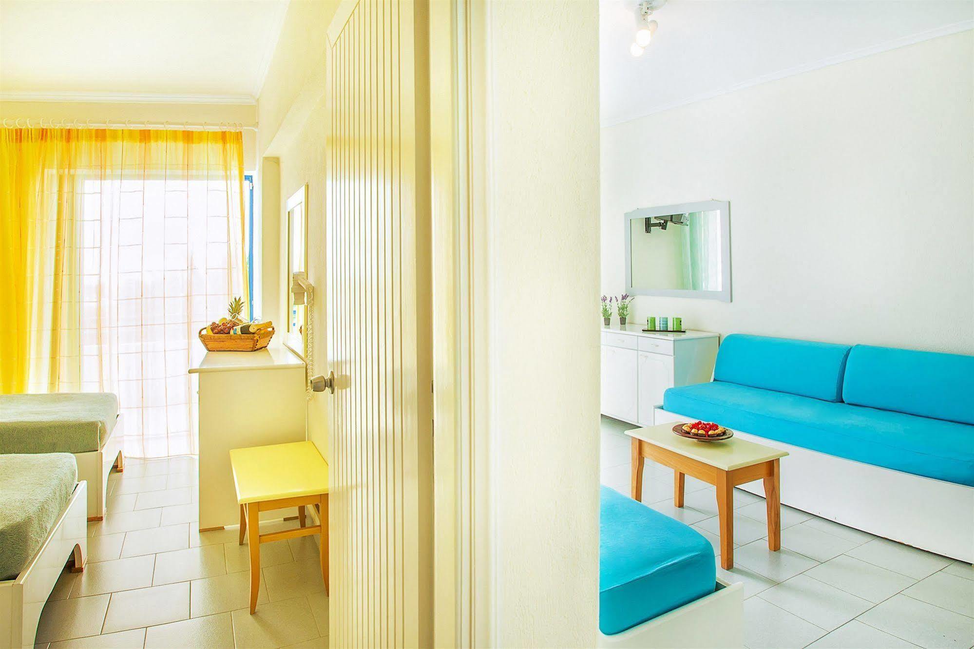 Hotel Xenios Port Marina 3*